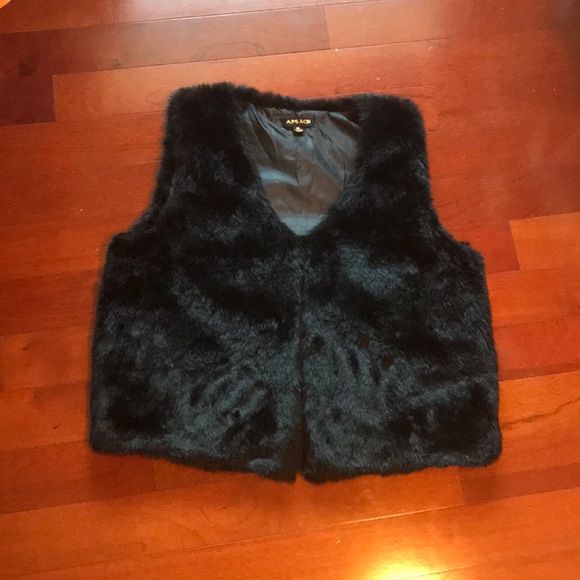 Black Fur Vest - Picture 1 of 3